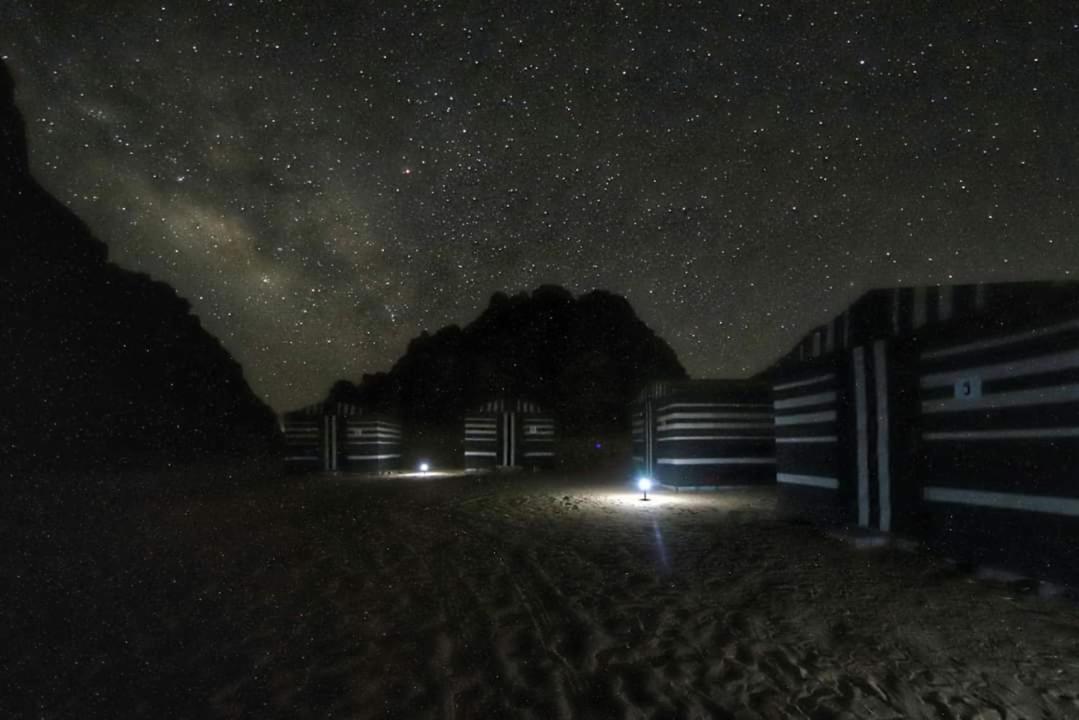 ホテルBedouin Memories Camp ワディ ・ラム エクステリア 写真